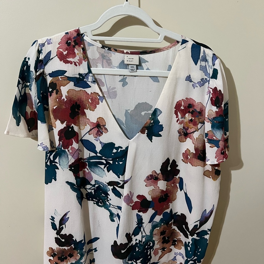 Floral V-Neck Blouse with Short Sleeves